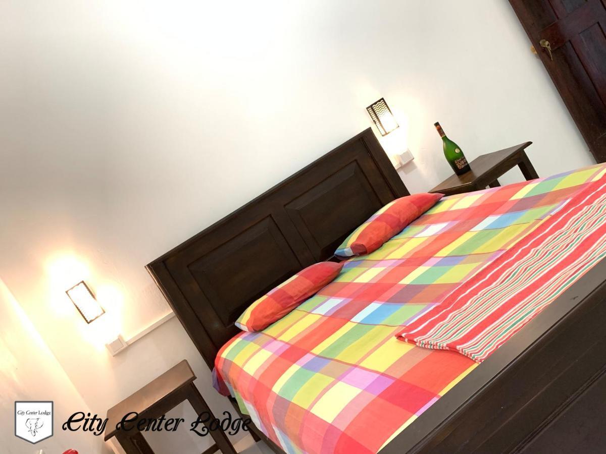 City Centre Lodge Ponnarankulama Kültér fotó