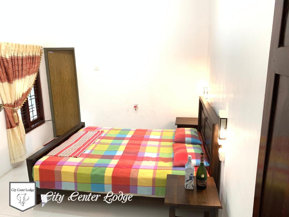 City Centre Lodge Ponnarankulama Kültér fotó