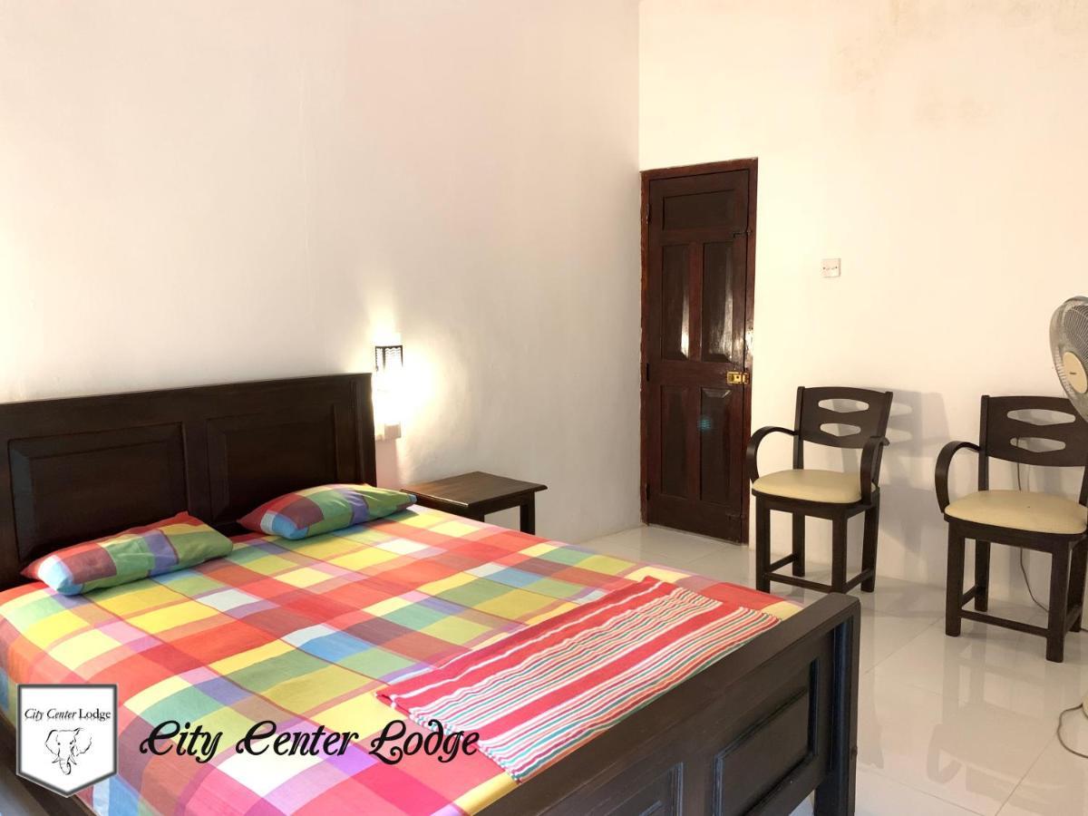City Centre Lodge Ponnarankulama Kültér fotó
